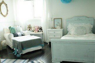10 элементов интерьера, которые помогут обустроить нежно-голубую спальню для  мечтательной девушки