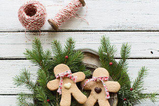 Новогодние поделки в год Собаки своими руками: небольшая ёлка и забавный снеговик