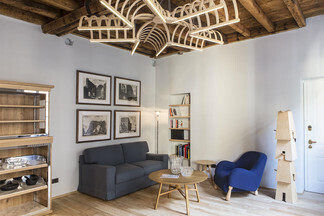 Квартира в Милане в историческом здании: деревянные балки XIX века и теплое дерево